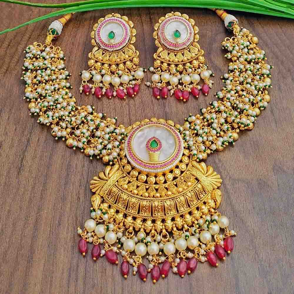 Investing in Antique Jewellery: Why Wholesale Markets Make It a Good Idea