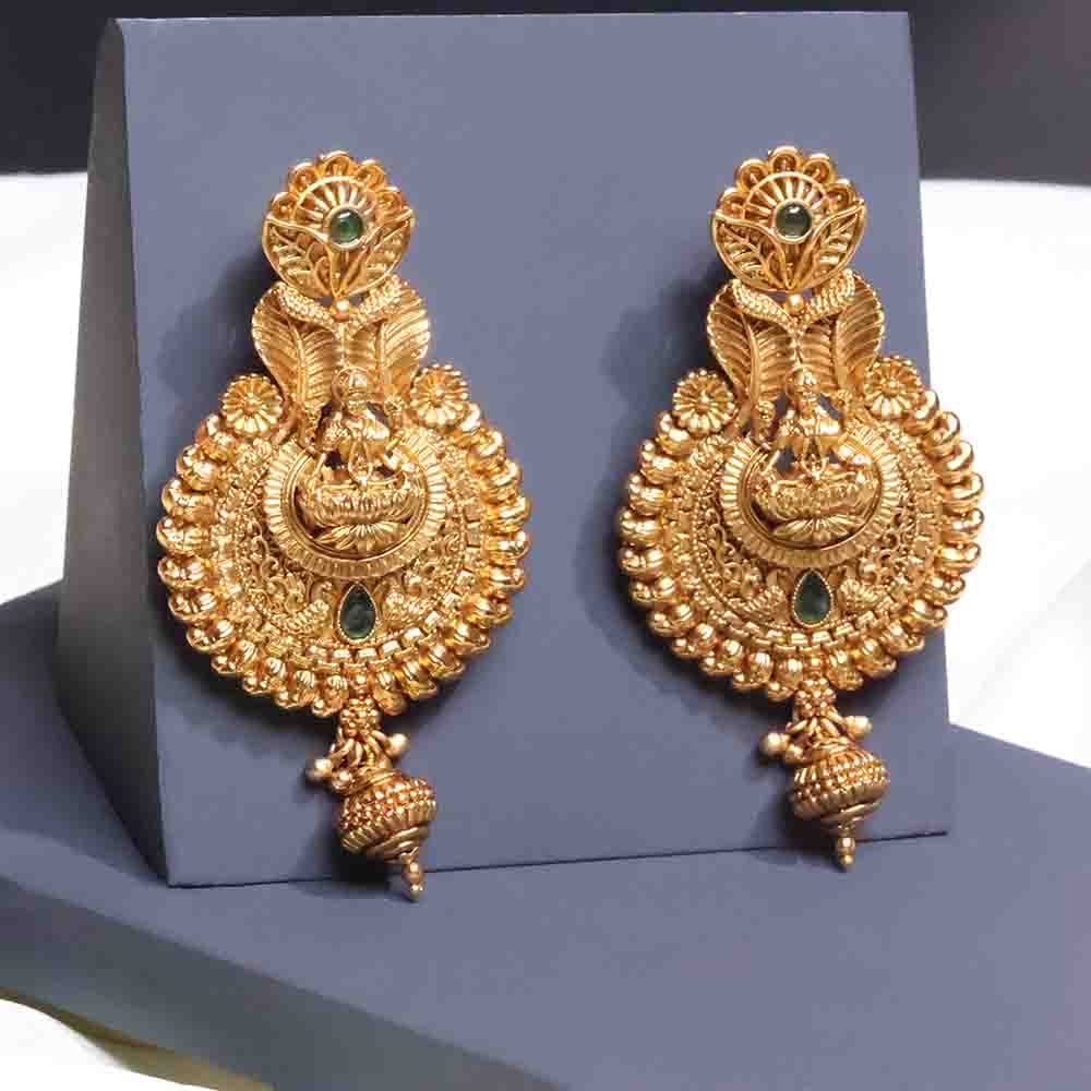 Why Wholesale Temple Jewellery is Gaining Popularity Among Retailers in South India