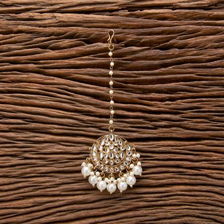 Indo Western Pearl Tikka With Mehndi Plating