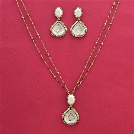 Indo Western Classic Pendant Set With Mehndi Plating