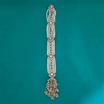 Indo Western Moti Hair Brooch With Mehndi Plating