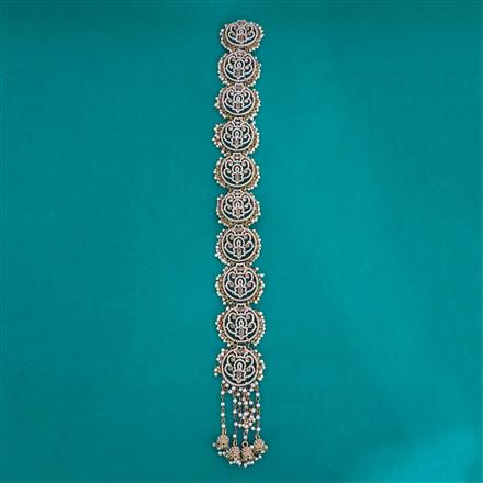 Indo Western Moti Hair Brooch With Mehndi Plating