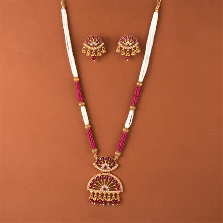 Antique Moti Pendant Set With Matte Gold Plating