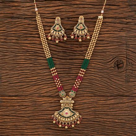 Antique Moti Pendant Set With Gold Plating