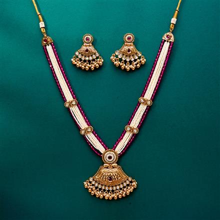Antique Moti Pendant Set With Gold Plating