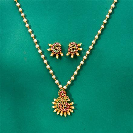 Antique Moti Pendant Set With Gold Plating