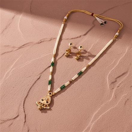 Antique Pearl Pendant Set With Matte Gold Plating