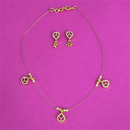 Antique Moti Pendant Set With Gold Plating