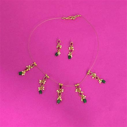 Antique Delicate Pendant Set With Gold Plating