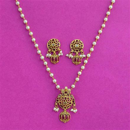 Antique Moti Pendant Set With Gold Plating