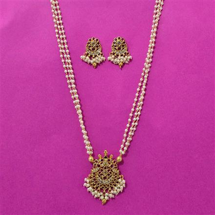 Antique Moti Pendant Set With Gold Plating