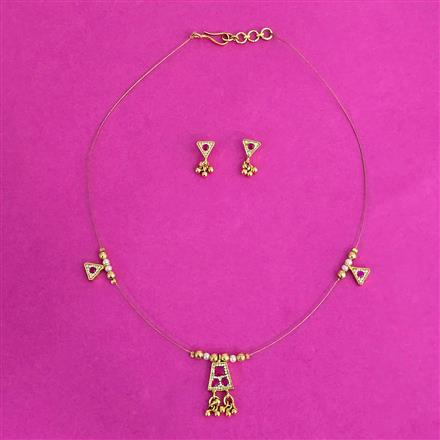 Antique Delicate Pendant Set With Gold Plating