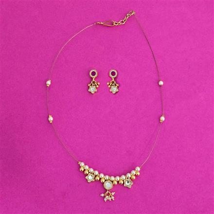 Antique Delicate Pendant Set With Gold Plating