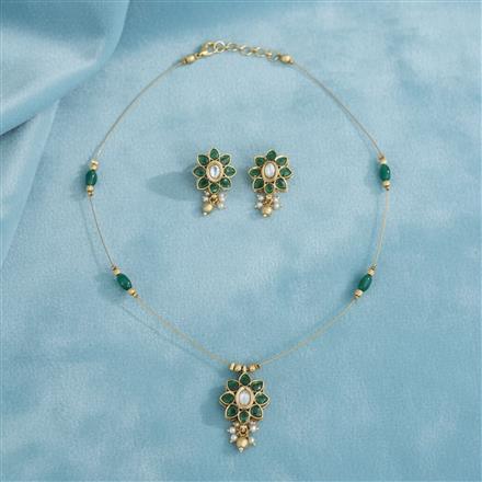 Antique Moti Pendant Set With Gold Plating