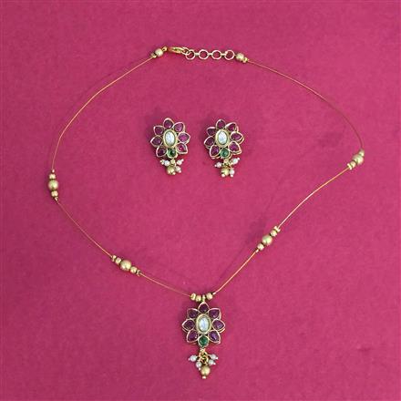 Antique Moti Pendant Set With Gold Plating