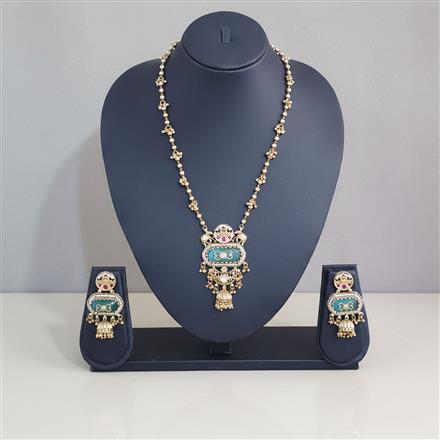 Antique Classic Pendant Set With Matte Gold Plating