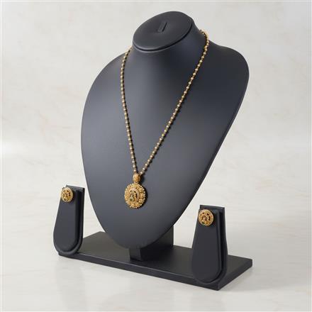 Antique Classic Pendant Set With Matte Gold Plating