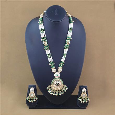 Antique Moti Pendant Set With Gold Plating