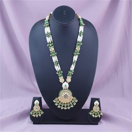 Antique Moti Pendant Set With Gold Plating