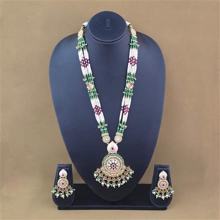Antique Moti Pendant Set With Gold Plating