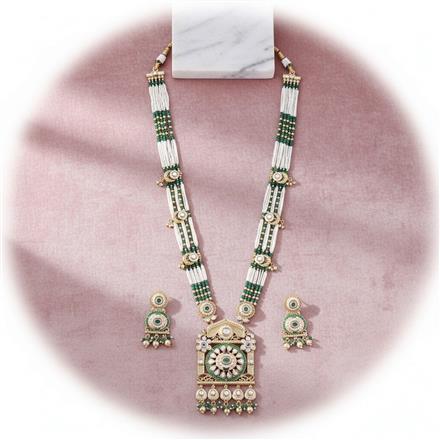 Antique Moti Pendant Set With Gold Plating