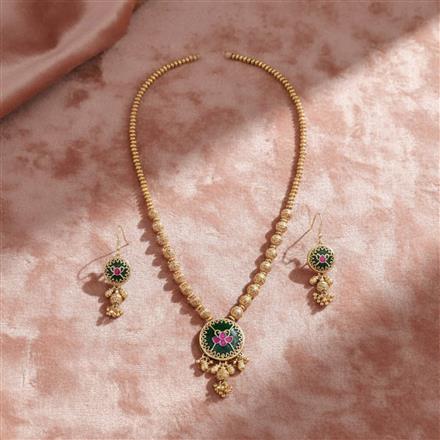 Antique Classic Pendant Set With Gold Plating