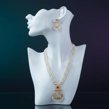 Antique Moti Pendant Set With Matte Gold Plating