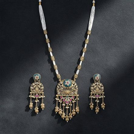 Antique Moti Pendant Set With Matte Gold Plating