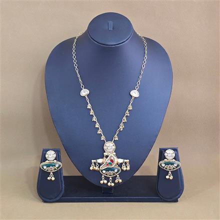 Antique Classic Pendant Set With Matte Gold Plating