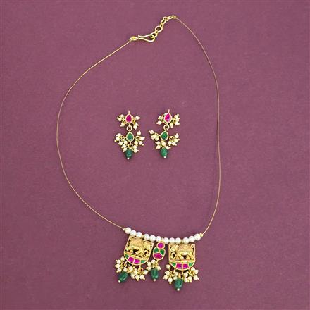 Antique Moti Pendant Set With Matte Gold Plating