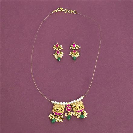 Antique Moti Pendant Set With Matte Gold Plating