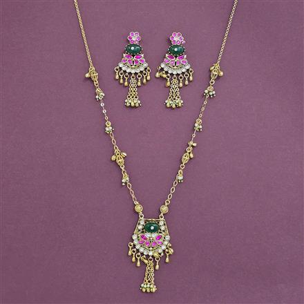 Antique Moti Pendant Set With Gold Plating