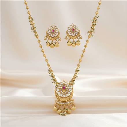 Antique Moti Pendant Set With Gold Plating