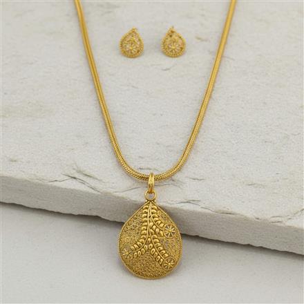 Antique Plain Gold Pendant Set With Gold Plating