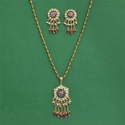 Antique Moti Pendant Set With Gold Plating