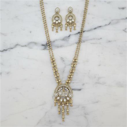 Antique Moti Pendant Set With Matte Gold Plating