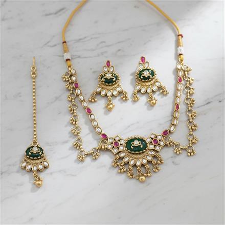 Antique Classic Necklace Set With Matte Gold Plating