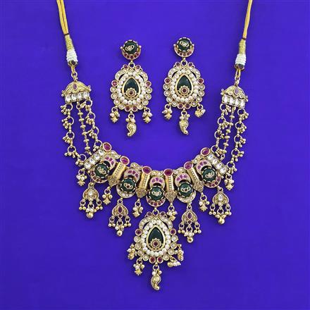 Antique Moti Pendant Set With Matte Gold Plating