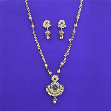 Antique Moti Pendant Set With Gold Plating