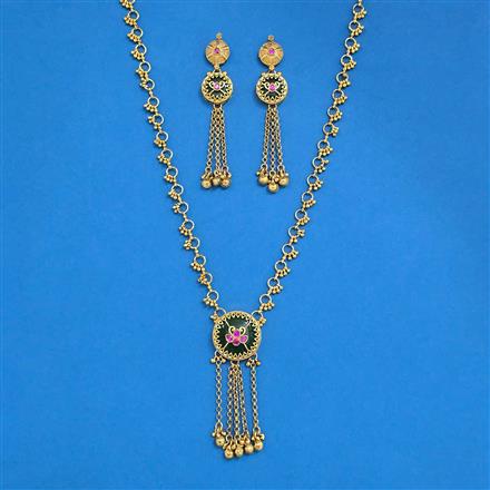 Antique Classic Pendant Set With Matte Gold Plating