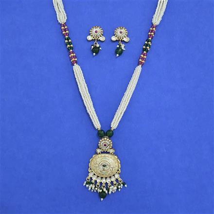 Antique Moti Pendant Set with Matte Gold Plating