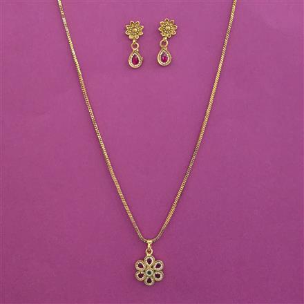 Antique Delicate Pendant Set with Gold Plating