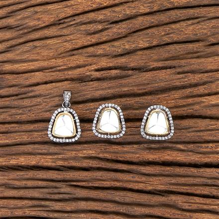 Kundan Classic Pendant Set