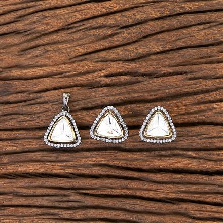 Kundan Classic Pendant Set