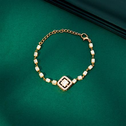 Kundan Adjustable Bracelet With Gold Plating