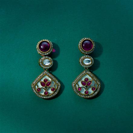 Kundan Mother Of Pearl Earring With Victorinan Plating