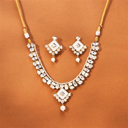 Kundan Mother Of Pearl Necklace With Gold Plating