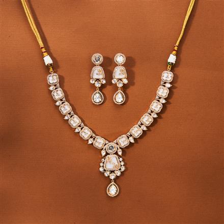 Kundan Mother Of Pearl Necklace With Gold Plating