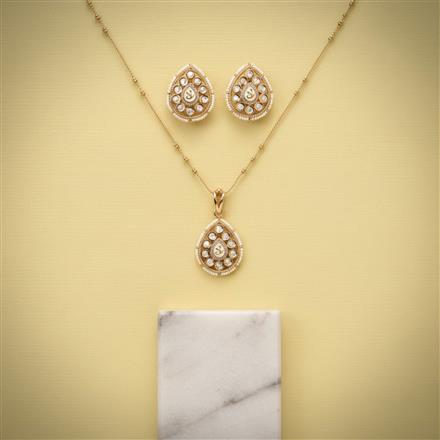 Kundan Classic Pendant Set With Gold Plating