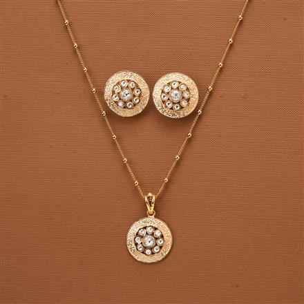 Kundan Classic Pendant Set With Gold Plating